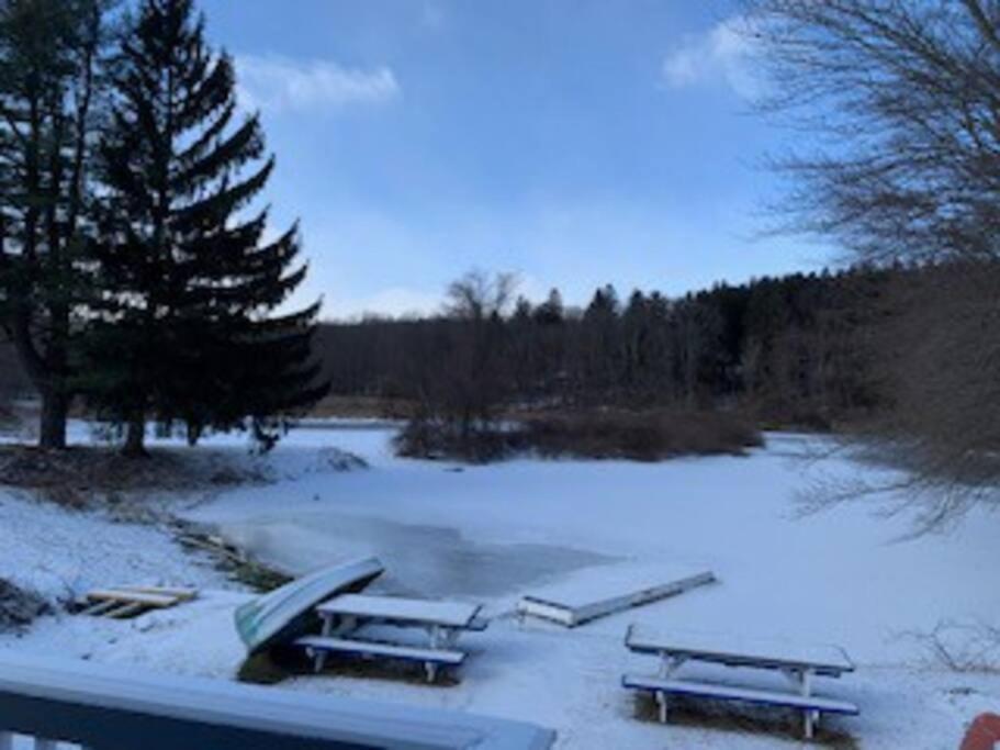 Gorgeous Poconos Springtime By The Lake! Henryville Exterior foto